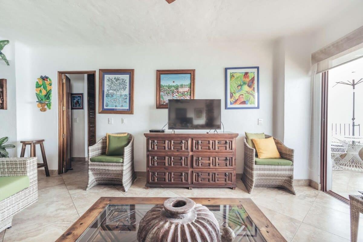 Apartamento Ocean View 2br Condo-balcony-beach-pool *